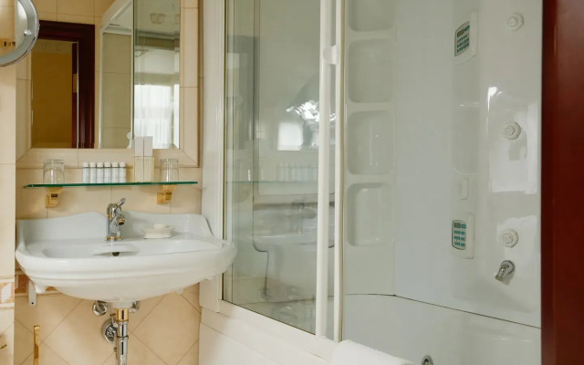 Отель Гранд Отель Эмеральд