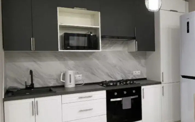 2-kh Komnatnaya V Novom Zhk Surikova Flat