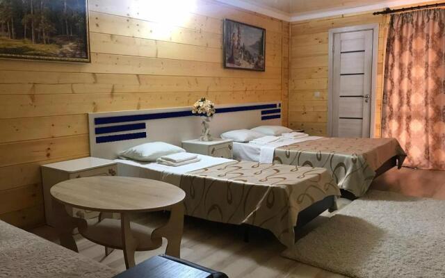 Plyazh Full House Hotel