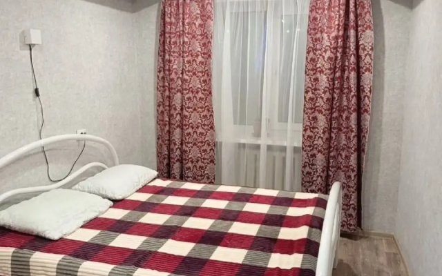 Квартира Двухкомнатная в Цeнтре Горoда Cлюдянка