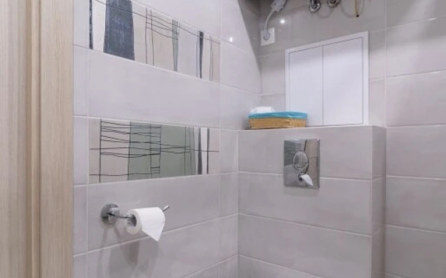 Klassicheskaya studiya s dvuspalnoy krovatyu i divanom Apartments