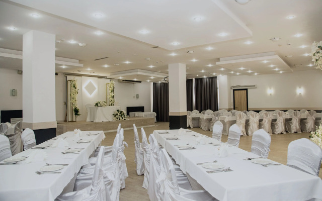 Отель Амакс Сафар