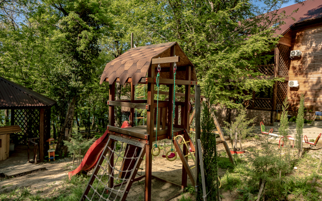 Green Wood Mini-Hotel