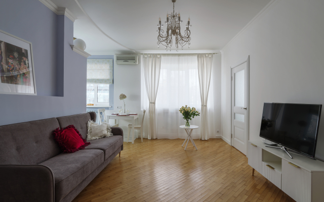 Квартира 2к VEROM рядом с ЖД Вокзалом и парком Орленок