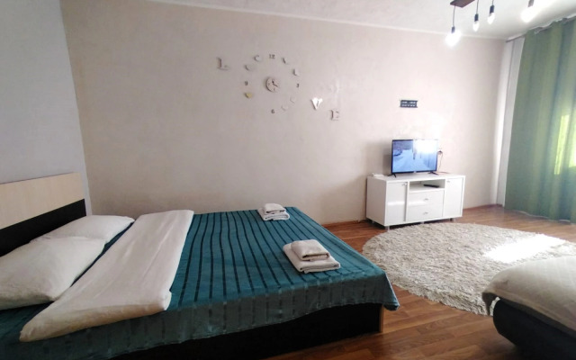 Na Entuziastov 37 Apartments