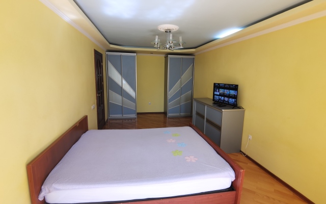 Апартаменты на Орджоникидзе 30