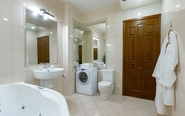 V Tsentre Sankt-Peterburga Flat