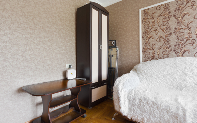 Апартаменты на Коллективной 4