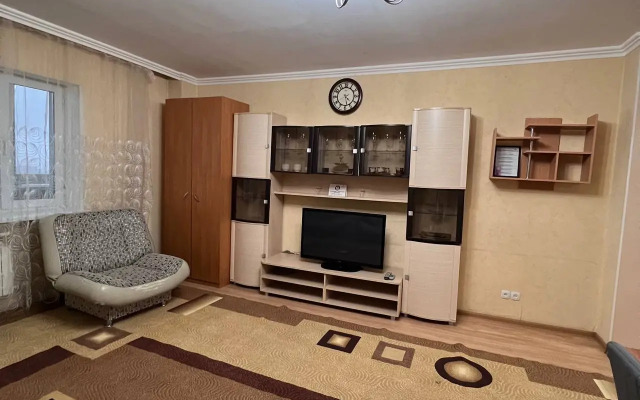 Abaia 61 Zamechatelnaya 4kh Komnatnaya Flat