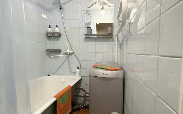 Flat Poyuschie Fontany V Samom Tsentre