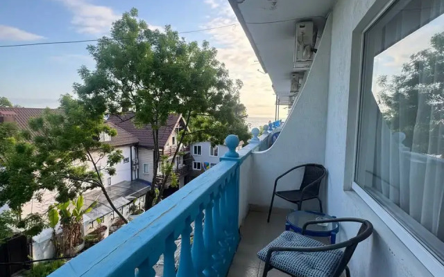 Uyutnaya Studiya Ryadom S Morem Flat