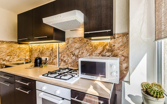 2-Kh Komn. Na Naberezhnoy Apartments