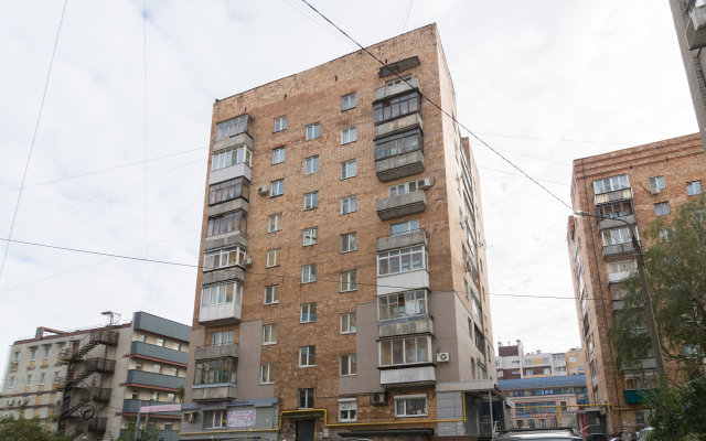 Dvuhkomnatnye v samom centre na Bol'shoy Pokrovskoi 73. Sova-Dom Apartments