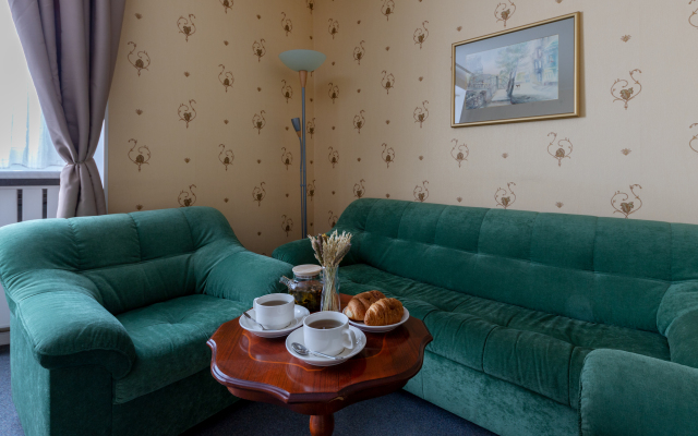 Aliot Hotel