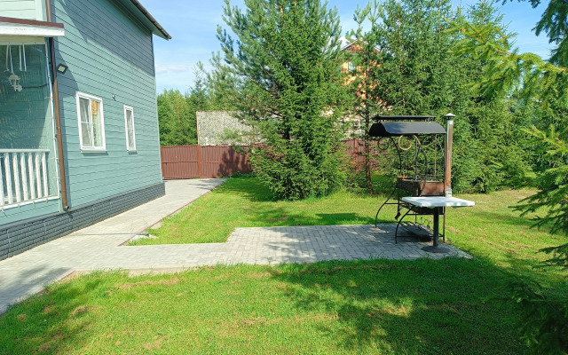 Chastnyij Dom s Verandoj i Saunoj Private House