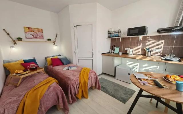 Studiya Po Tukhachevskogo 49/2-23 Flat