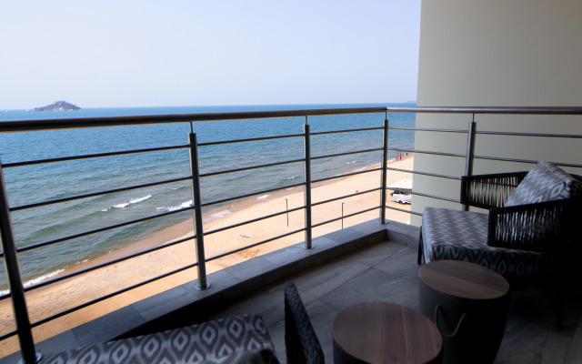 Sunbird Waterfront Hotel
