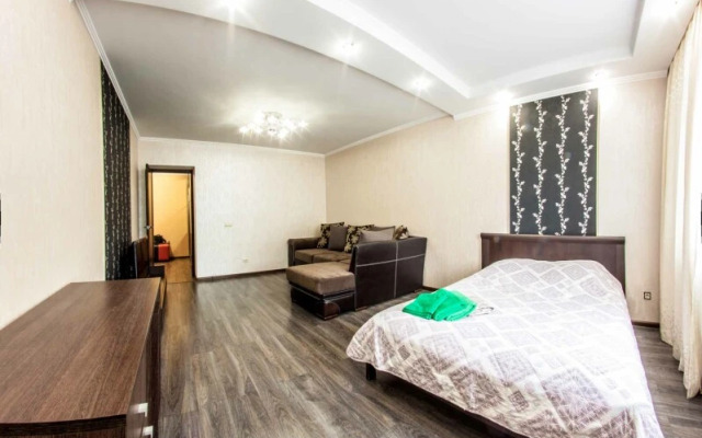 Апартаменты Хом-Сити на Энергетиков 16 (168)