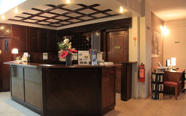 Alexis Hotel