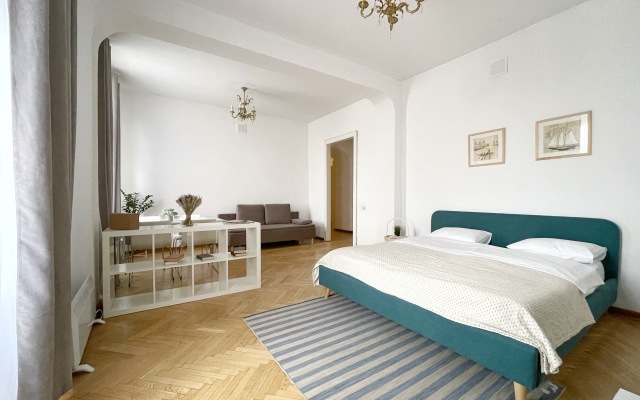 White Na Tverskoy 15 Apartments