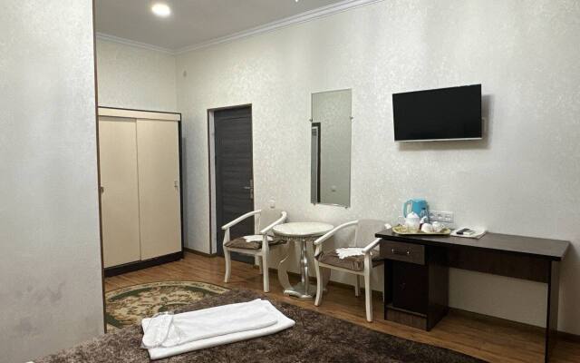 RATMINA Hotel