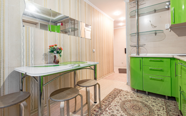 Ryadom S Dom Shakhmat Flat