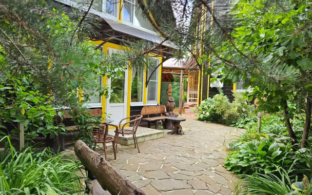 Uyutny "Zhivitsa" Private House