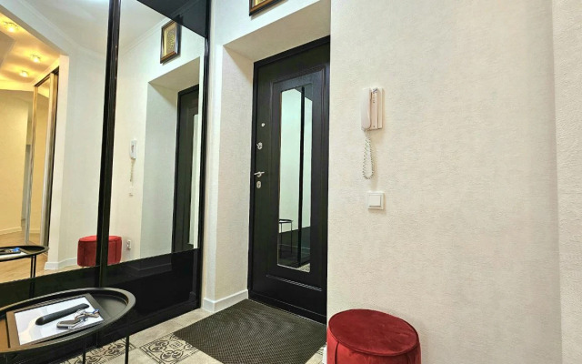 Квартира в удобной локации рядом со станцией метро Суконная слобода