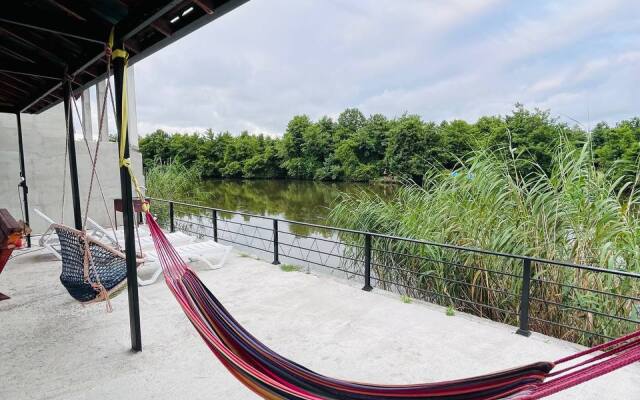 Riverside Cottage Poti Hotel
