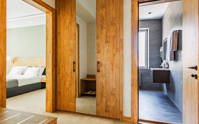 Отель Grand Nur