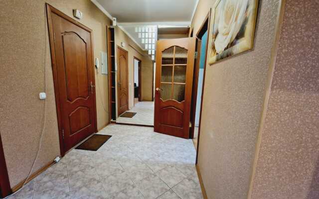 Na ulice Internatsionalnaya 45B Apartments
