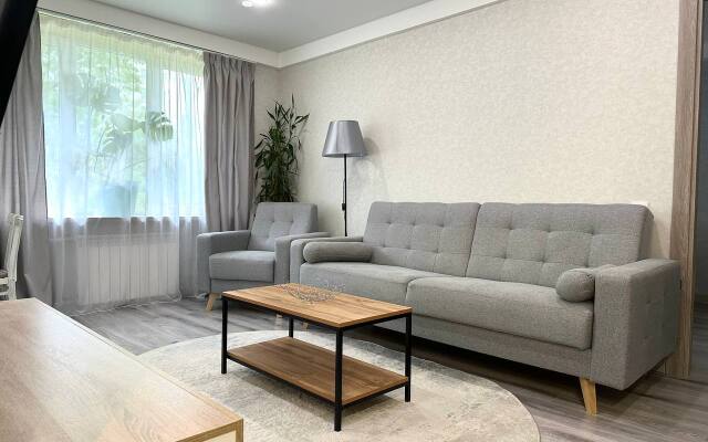 U metro Moskovskaya Flat