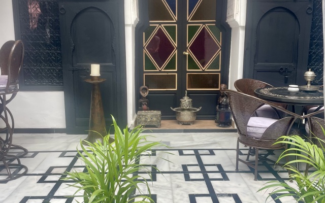 Отель Riad Tachchaqa