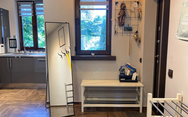 Квартира С отдельной спальней и балконом в центре Поляны