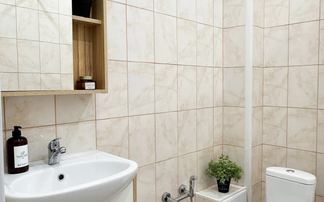 Studiya Beige Flat