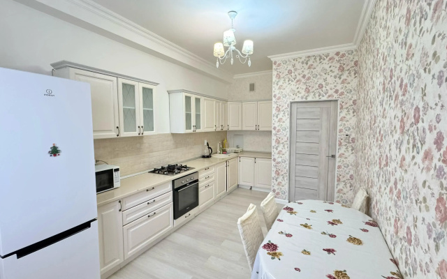 Apartamenty Prostornye svetlye 3-h komnatnye