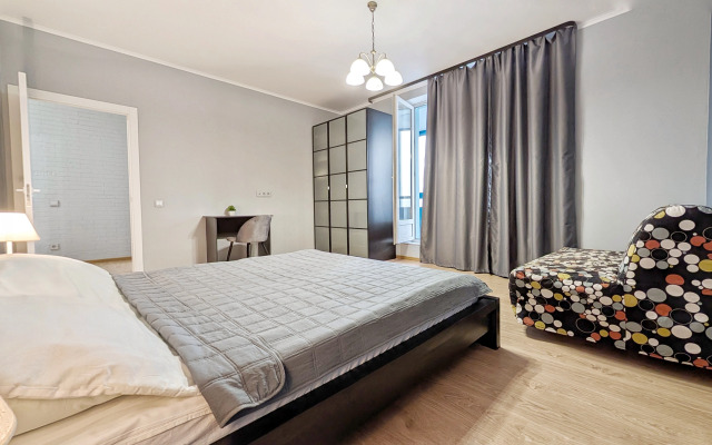 Na Ulitse Tipanova Flat