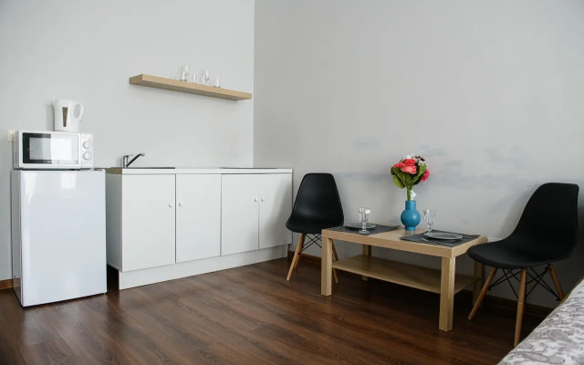 Апартаменты на Верхнеторговой 4