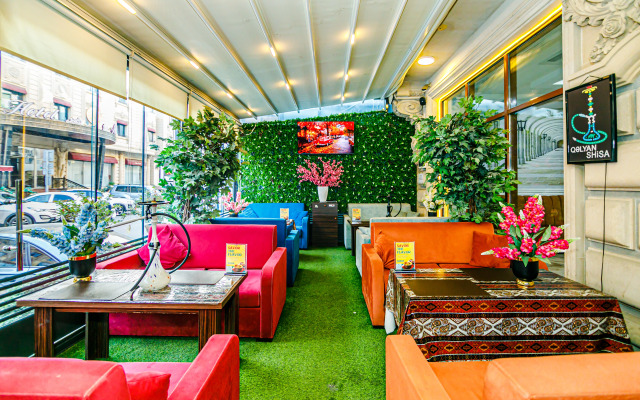 Maris Baku Hotel