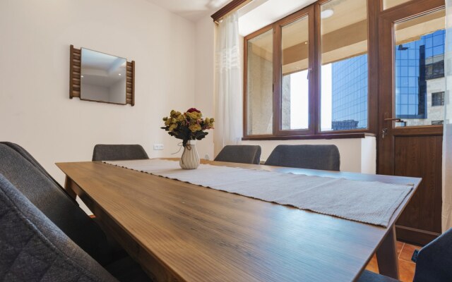 On Amiryan Str. 4/6-120 Apartments