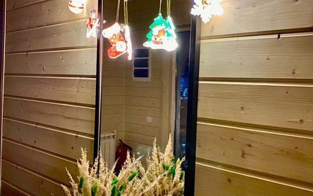 Частный дом с красивой костровой зоной