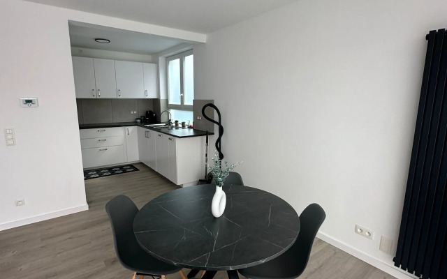 Bright & Spacious Apartments