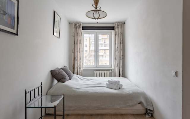 Flat Inn ryadom s Patriarshimi prudami vo Vspol'nom pereulke Apartments