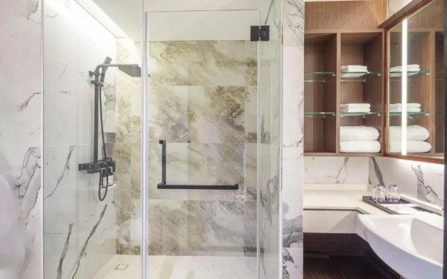Best Western Click Sathorn 11