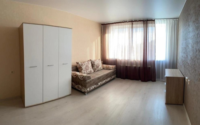Na Ulitse Antonova-Ovseenko 33B Flat