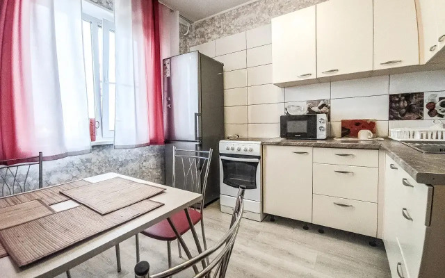Uyutnaya Dvukhkomnatnaya S Udobnym Raspolozheniem Flat