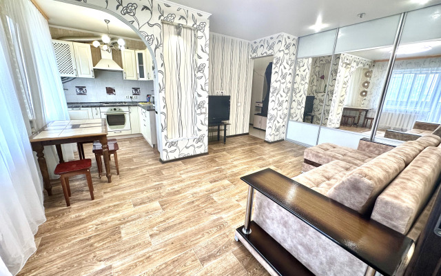 Dvushka Ryadom S Tsentrom Flat