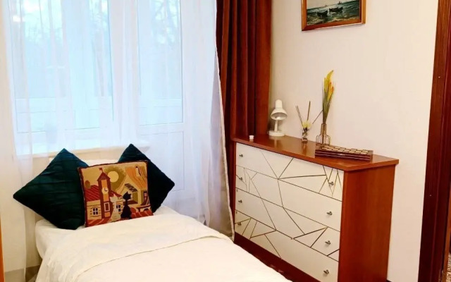 U Yekaterininskogo Dvortsa Flat