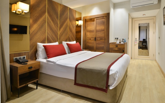 Celine Taxim Hotel