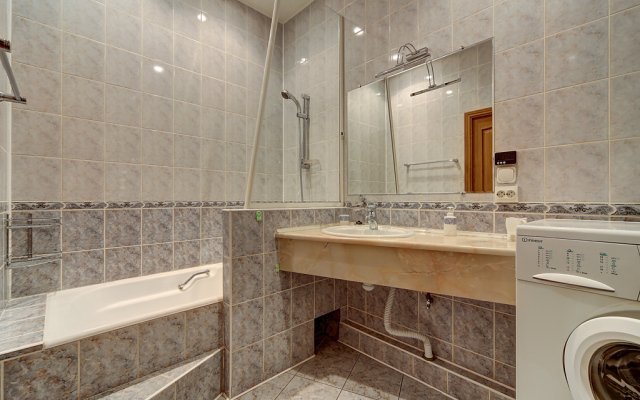 Апартаменты Сутки Петербург Невский 81 с балконом